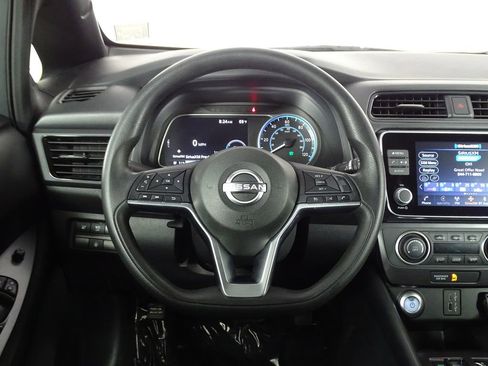 Used 2023 Nissan Leaf S image 20