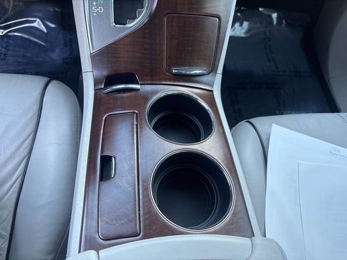 Used 2011 Toyota Venza w/ Leather Pkg image 27