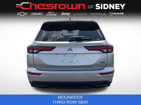 Used 2025 Mitsubishi Outlander 4WD Plug-In Hybrid image 6