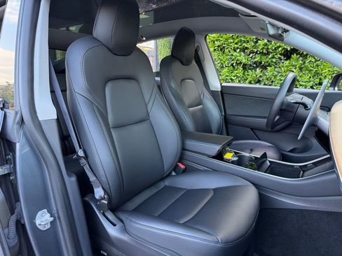 Used 2020 Tesla Model Y Long Range AWD/4WD image 34