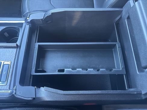 Used 2021 Ford Expedition Limited image 32