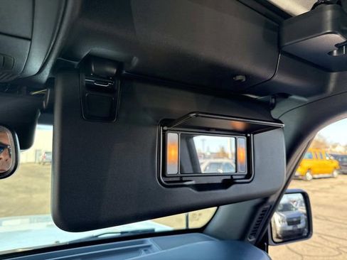 Used 2025 Ford Bronco Heritage Edition AWD/4WD image 31