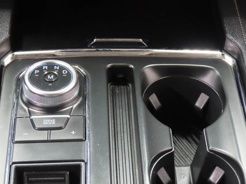 Used 2024 Ford Expedition XLT RWD image 8