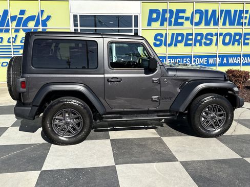 Used 2024 Jeep Wrangler Sport image 11
