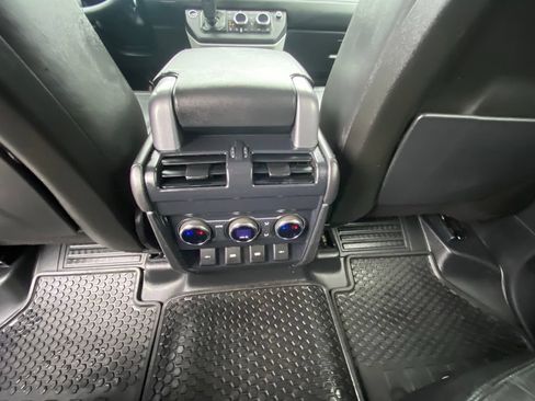 Used 2020 Land Rover Defender 110 HSE AWD/4WD image 25