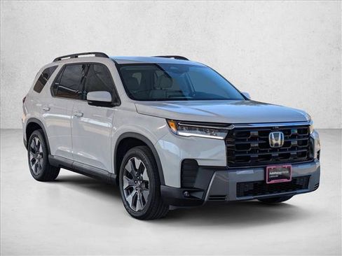 Certified 2026 Honda Pilot Elite image 3