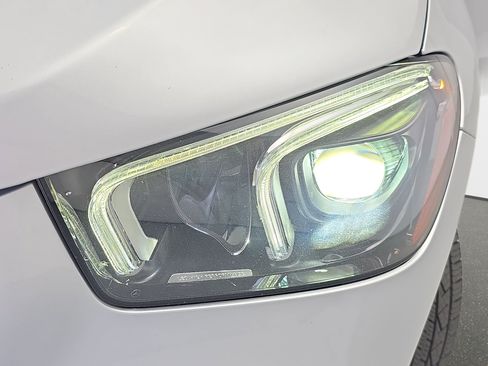 Used 2020 Mercedes-Benz GLE 350 4MATIC w/ Premium Package image 31