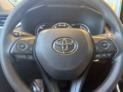 Used 2025 Toyota RAV4 XLE AWD/4WD image 26