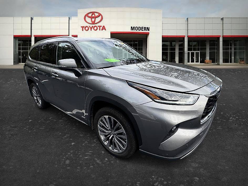 Used 2025 Toyota Highlander Limited AWD/4WD image 25