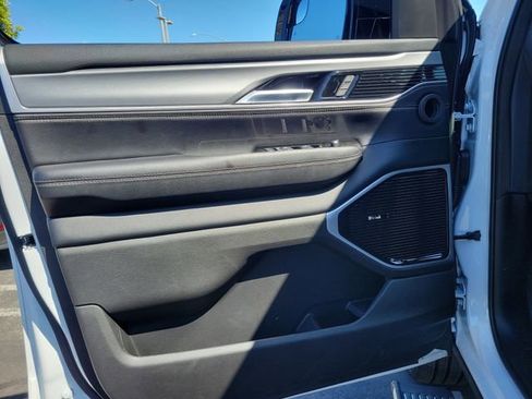 New 2026 Jeep Grand Wagoneer Limited AWD/4WD image 19