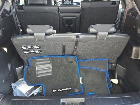 Used 2024 Mitsubishi Outlander 4WD Plug-In Hybrid image 24