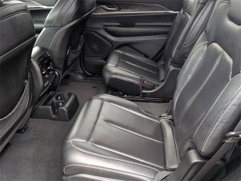 Certified 2024 Jeep Grand Cherokee L Limited w/ Luxury Tech Group II image 27