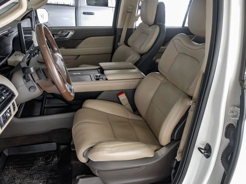 Used 2022 Lincoln Navigator L Reserve AWD/4WD image 29
