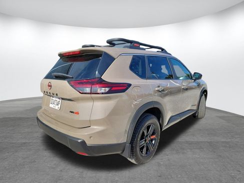 Certified 2025 Nissan Rogue SV image 5