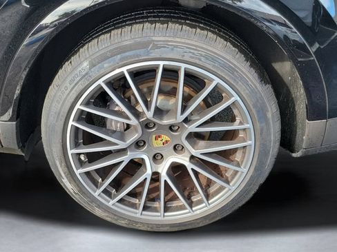 Used 2022 Porsche Cayenne Platinum Edition AWD/4WD image 8