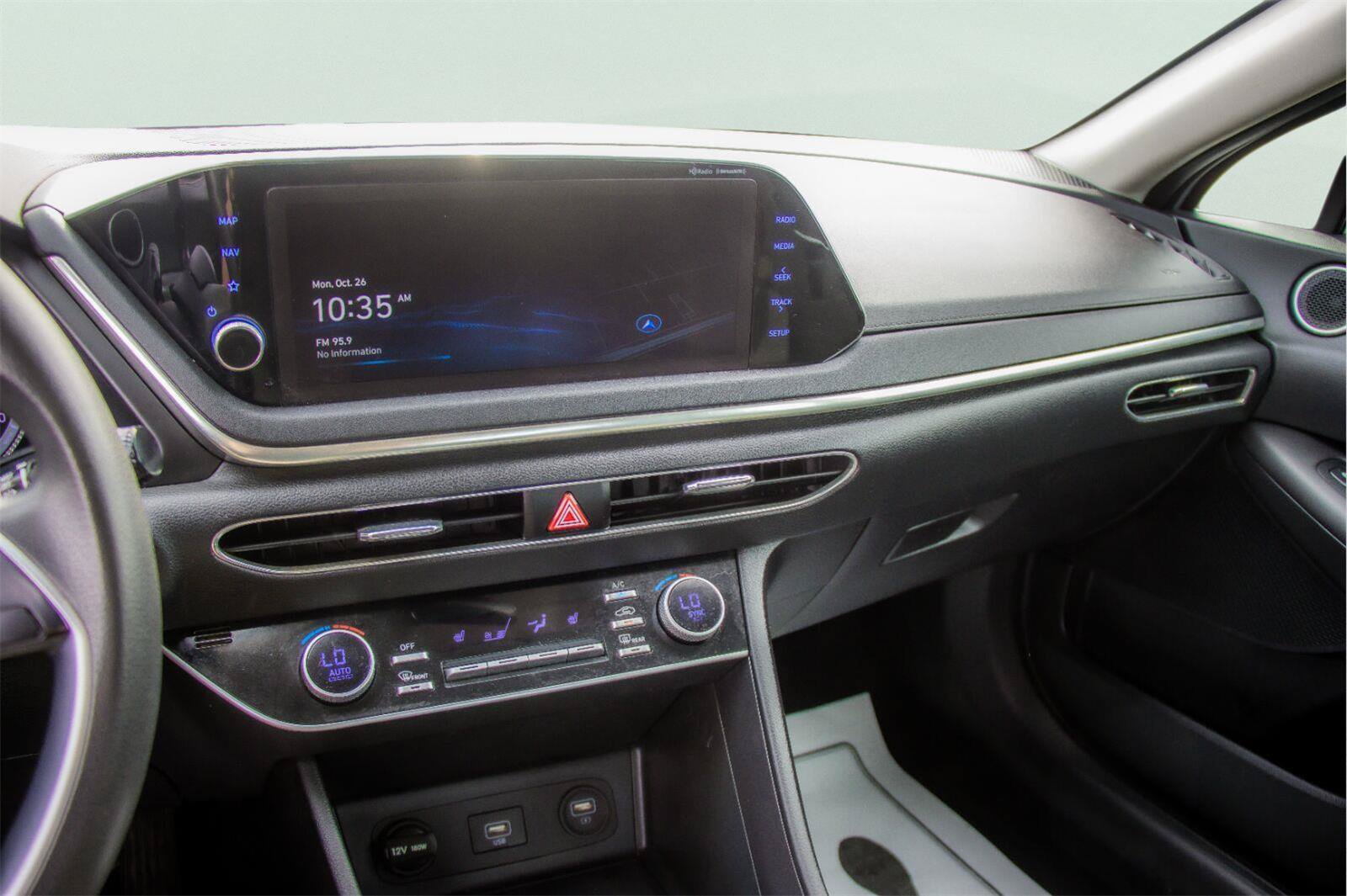Used 2023 Hyundai Sonata SEL FWD image 12