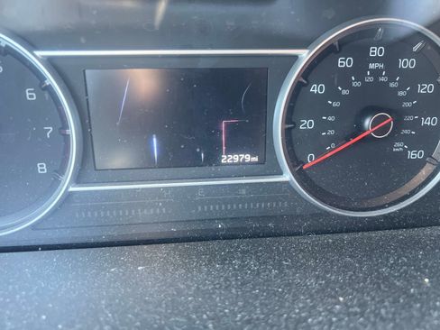 Used 2023 Kia Sorento LX FWD image 12