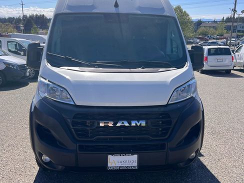 Used 2024 RAM ProMaster 2500 w/ Convenience Group FWD image 2