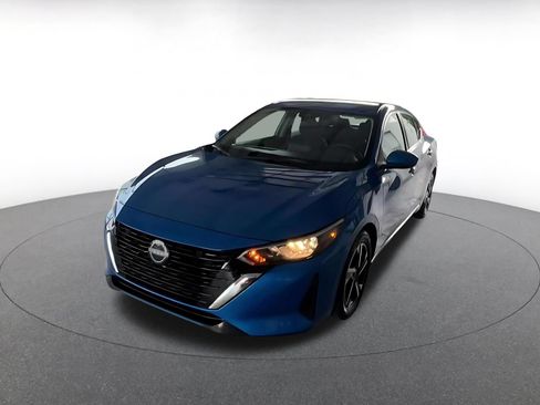 Used 2025 Nissan Sentra SV FWD image 5