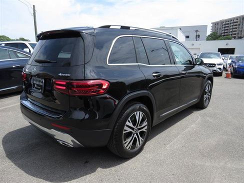 Used 2026 Mercedes-Benz GLB 250 4MATIC image 4