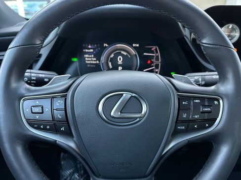Used 2025 Lexus ES 300h w/ Premium Package FWD image 17