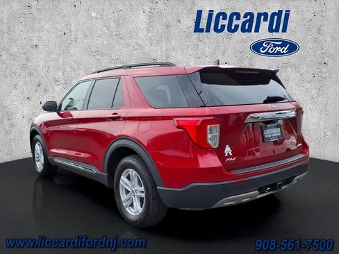 Used 2021 Ford Explorer XLT w/ Equipment Group 202A image 4