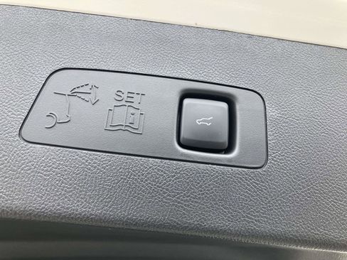 New 2026 Lincoln Corsair Premiere image 16