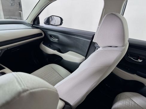 Used 2023 Honda HR-V LX image 19