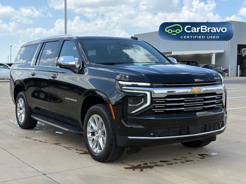 Used 2026 Chevrolet Suburban Premier AWD/4WD image 1