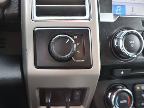 Used 2017 Ford F450 Lariat w/ Tow Technology Bundle image 15