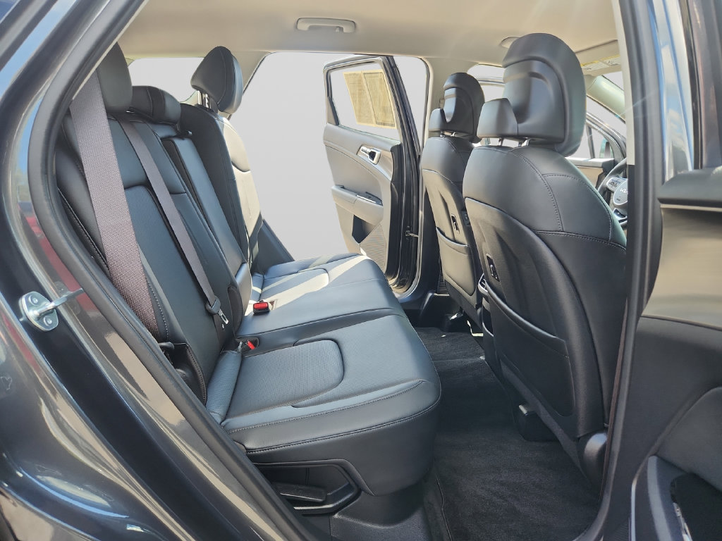 Certified 2023 Kia Sportage EX AWD/4WD image 18
