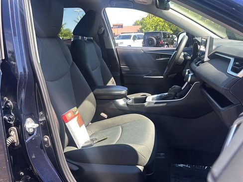 Used 2025 Toyota RAV4 XLE AWD/4WD image 18