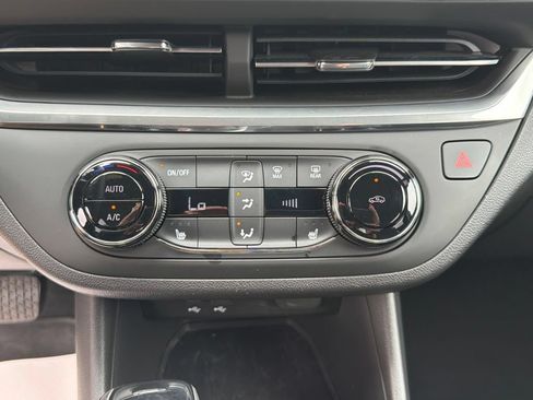 Used 2024 Buick Envista Preferred w/ Convenience I Package FWD image 19