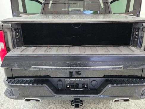 Used 2025 Chevrolet Silverado 1500 LT Trail Boss w/ Convenience Package II AWD/4WD image 15