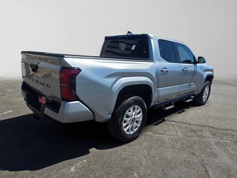Used 2025 Toyota Tacoma SR5 AWD/4WD image 3