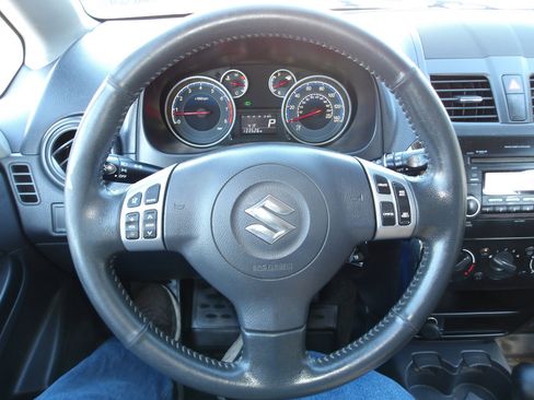 Used 2013 Suzuki SX4 AWD Hatchback image 14