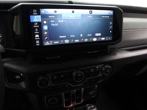 Used 2024 Jeep Wrangler Unlimited image 32