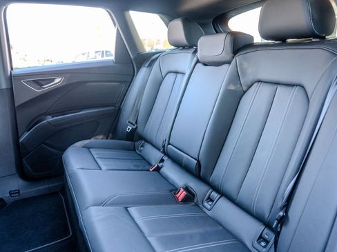 Used 2024 Audi Q4 e-tron Premium Plus image 19