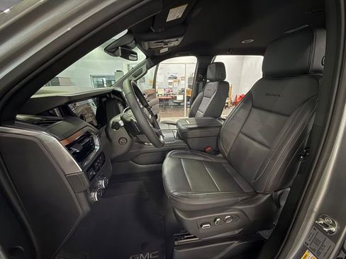 Certified 2025 GMC Yukon Denali image 10