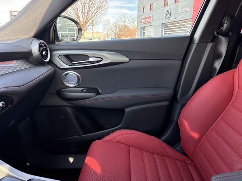 New 2026 Alfa Romeo Tonale Sprint w/ Red Premium Package image 23