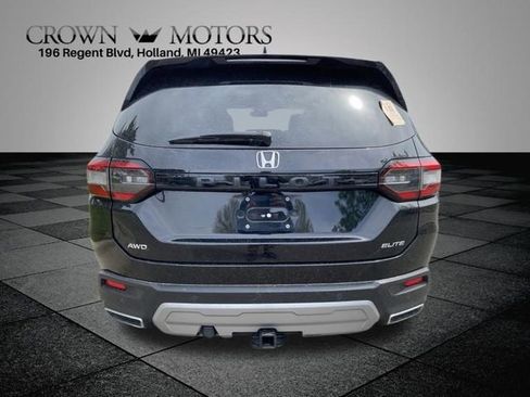 Used 2024 Honda Pilot Elite image 12