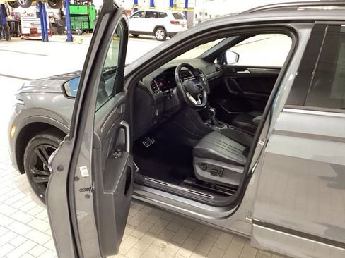 Certified 2023 Volkswagen Tiguan SE R-Line FWD image 20