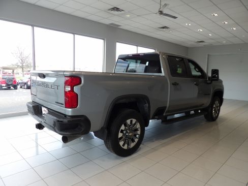 Used 2024 Chevrolet Silverado 2500 Custom w/ Custom Value Package AWD/4WD image 4