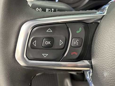 Used 2025 Jeep Wrangler Unlimited Sahara AWD/4WD image 43