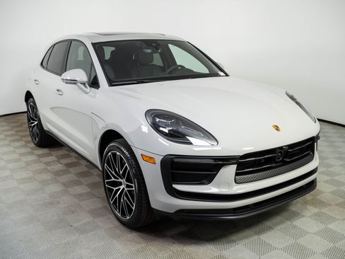 New 2026 Porsche Macan AWD/4WD image 27