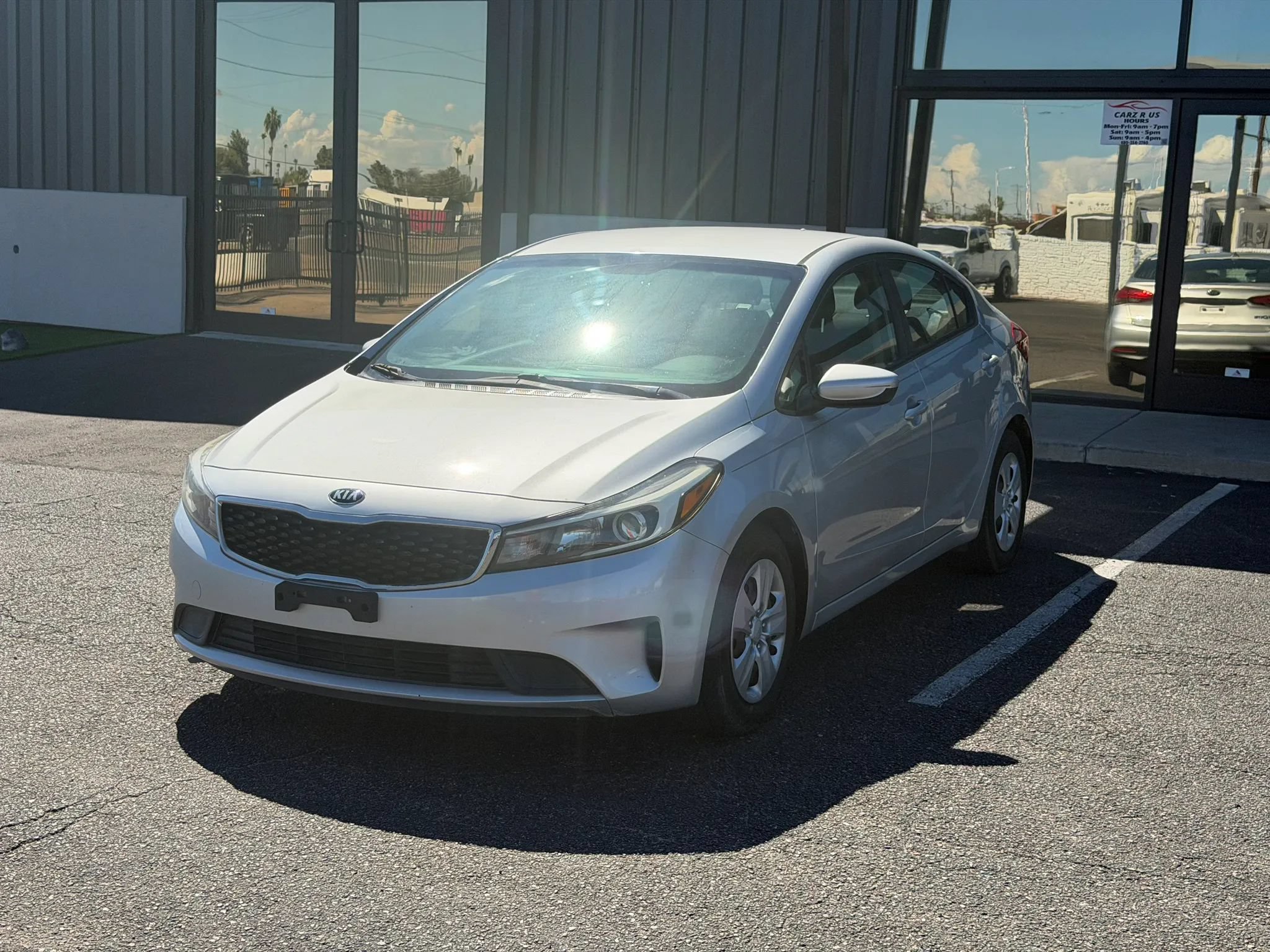 Used 2017 Kia Forte LX FWD image 1