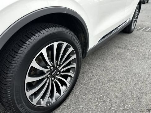 Certified 2023 Lincoln Aviator AWD w/ Premium Package image 12
