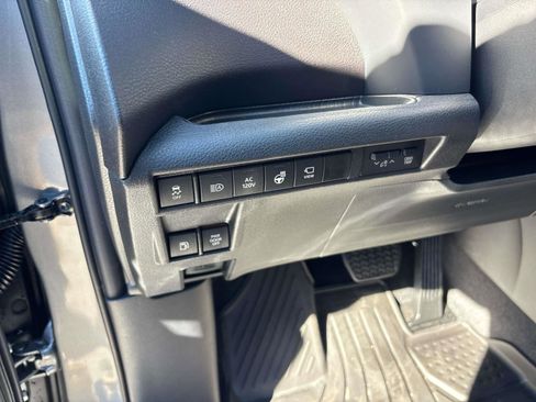 New 2026 Toyota Sienna Platinum image 17