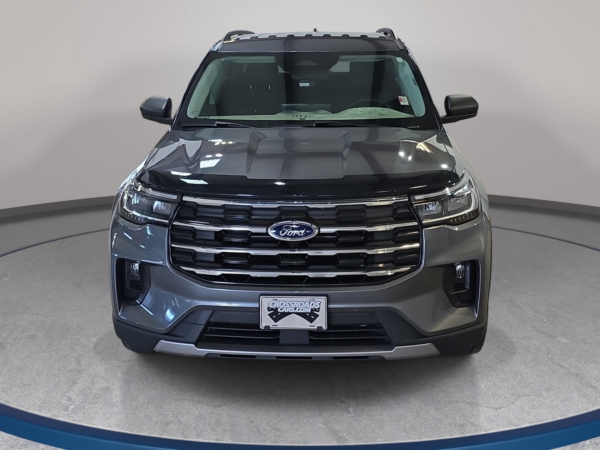 Used 2025 Ford Explorer Active w/ Active Comfort Package RWD image 3