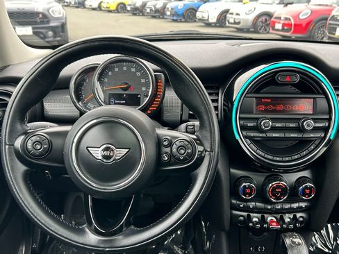 Used 2016 MINI Cooper 2-Door Hardtop image 17